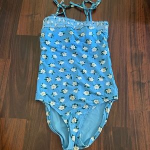 New Draper James swimsuit size 8. Women’s
